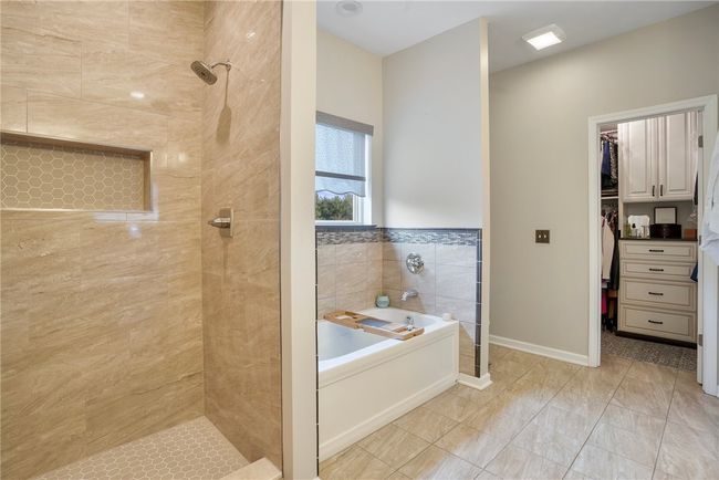 Soaking tub in master bathroom | Image 17