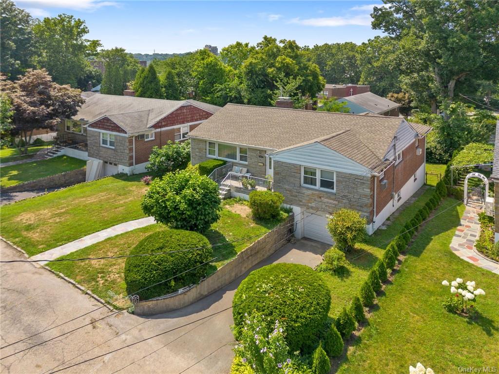 Algonquin Rd, Yonkers, NY 10710