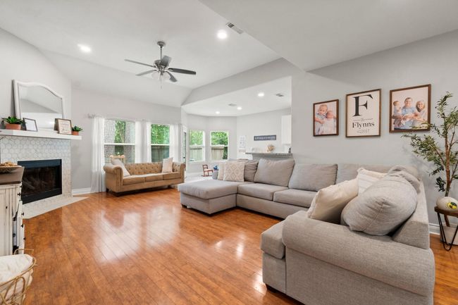 23803 Spring Way Dr, House other with 4 bedrooms, 2 bathrooms and 2 parking in Spring TX | Image 7
