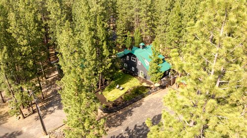 18609 River Woods Dr, Bend, OR, 97702-7903 | Card Image