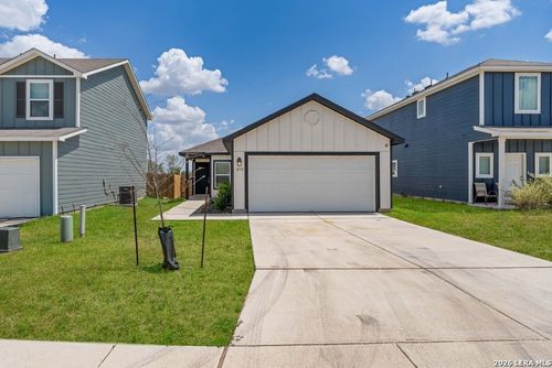 8718 Broad Wing Dr, San Antonio, TX, 78222-4543 | Card Image