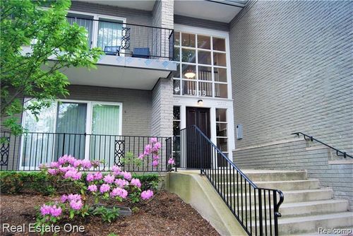 38-1113 N Old Woodward Ave, Birmingham, MI, 48009-5443 | Card Image