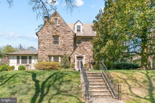 2 E Highfield Rd, BALTIMORE, MD, 21218-1136 | Card Image