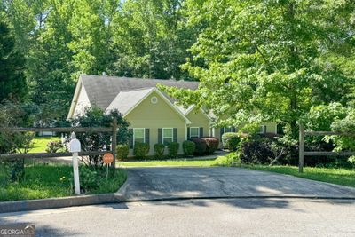 414 Pamela Court, House other with 4 bedrooms, 2 bathrooms and 2 parking in Mcdonough GA | Image 2