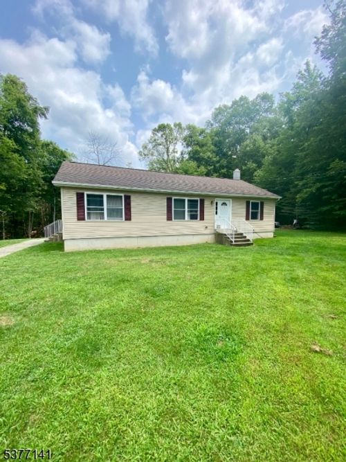 3 Black Bear Dr, Montague, NJ, 07827-3434 | Card Image