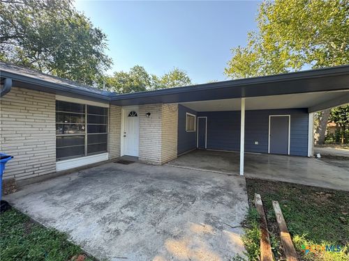 813 Burges St, Seguin, TX, 78155-6703 | Card Image