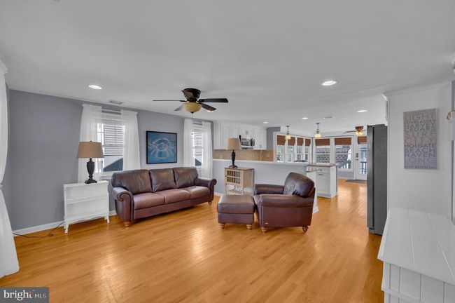 106 S Barnegat Ave, House other with 5 bedrooms, 2 bathrooms and null parking in Surf City NJ | Image 7