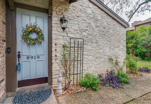 8919 Wickfield St, San Antonio, TX, 78217-4141 | Card Image