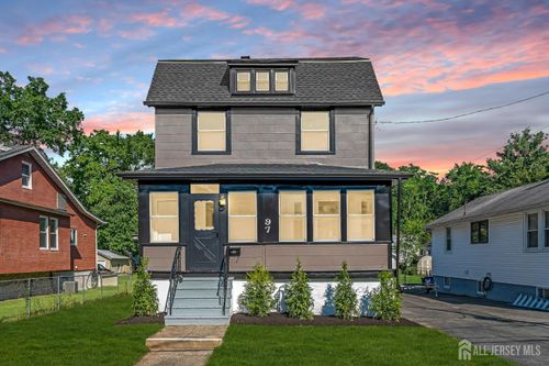 97 Battle Hill Ave, Springfield, NJ, 07081-1911 | Card Image