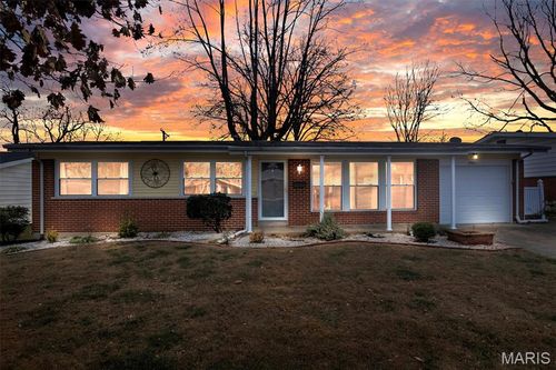 3560 Tremont Dr, Florissant, MO, 63033-3057 | Card Image