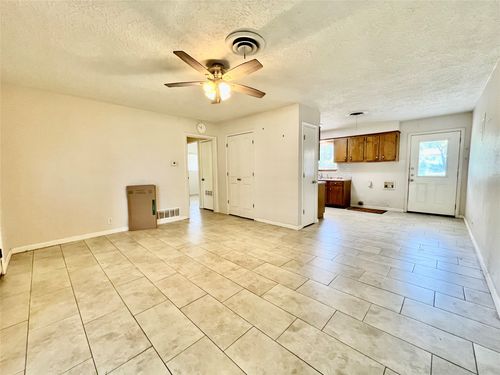 2620 Denison St, Denton, TX, 76201-8807 | Card Image