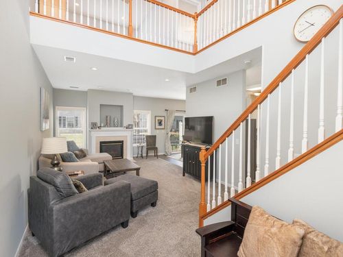 7575 Derby Ln, Shakopee, MN, 55379-7080 | Card Image