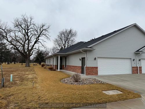 520 S Woodland Dr, Grand Island, NE, 68801-8812 | Card Image