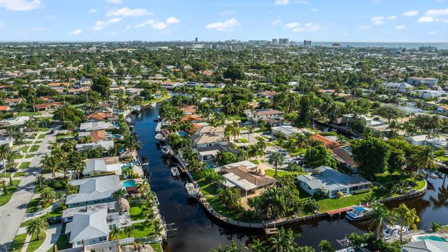1233 Se 11 Th Ave, House other with 3 bedrooms, 2 bathrooms and null parking in Deerfield Beach FL | Image 4