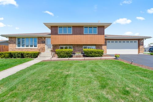 8900 W 169th Pl, Orland Hills, IL, 60487-7228 | Card Image