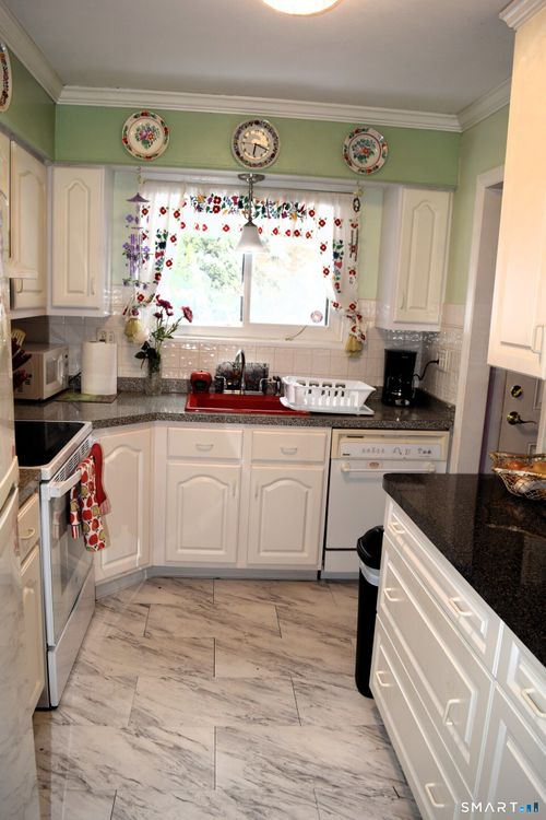 14-14 Tamarack Ln, Woodbury, CT, 06798-3211 | Card Image