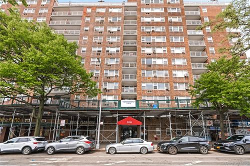 2j-3131 Grand Concourse, New York, NY, 10468 | Card Image