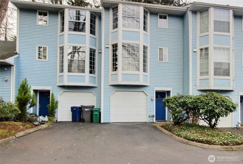 8-10233 Ne 129th Ln, Kirkland, WA, 98034-2882 | Card Image