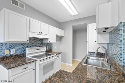 126-7905 Preserve Cir, NAPLES, FL, 34119-6706 | Card Image