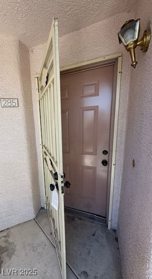 285-4555 E Sahara Avenue, Las Vegas, NV, 89104 | Card Image
