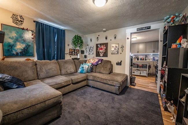 351 Barnes Ave, Home with 3 bedrooms, 2 bathrooms and null parking in Circleville OH | Image 7