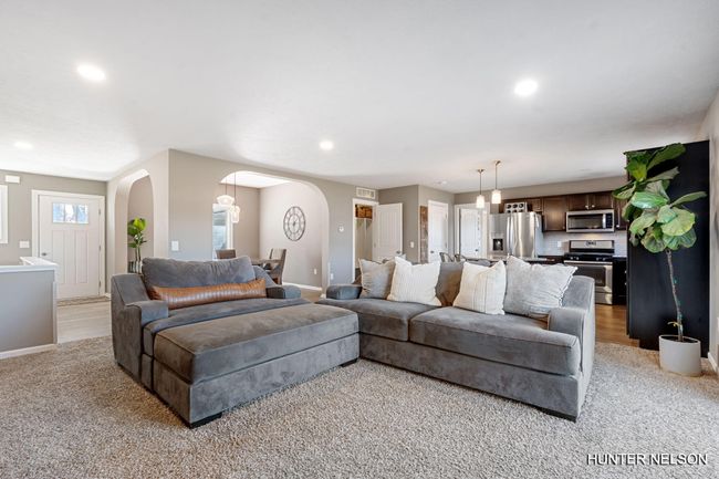 8-web-or-mls-A7408941 | Image 5