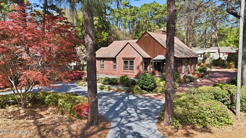 535 E Morganton Rd, Southern Pines, NC, 28387-6527 | Card Image