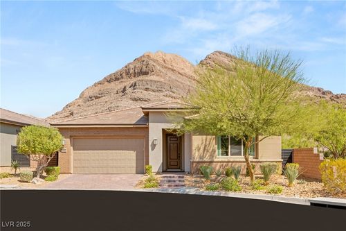 10890 Red Yucca Dr, Las Vegas, NV, 89138-6133 | Card Image