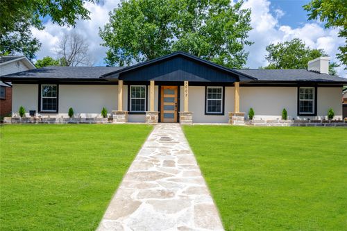1002 Royal Dr, Kaufman, TX, 75142-3209 | Card Image