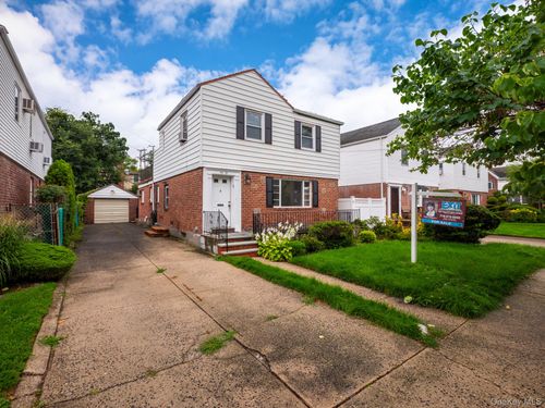75-19 171st St, Fresh Meadows, NY, 11366-1416 | Card Image