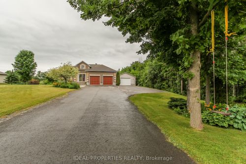 208 Pine Ridge Dr, Carleton Place, ON, K7C3P2 | Card Image