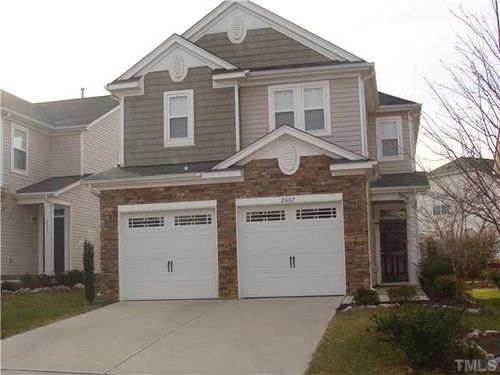 2007 Remington Oaks Cir, Cary, NC, 27519-8745 | Card Image