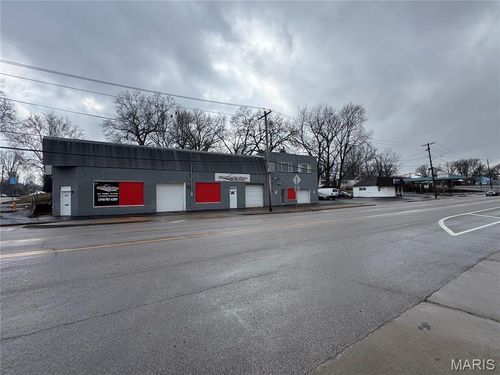 8420 Airport Rd, Berkeley, MO, 63134-1922 | Card Image