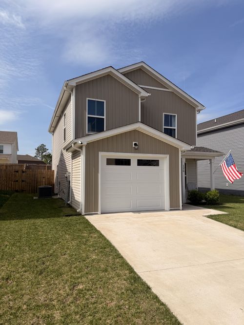 136 Quarry Ridge Rd, Clarksville, TN, 37043-3087 | Card Image