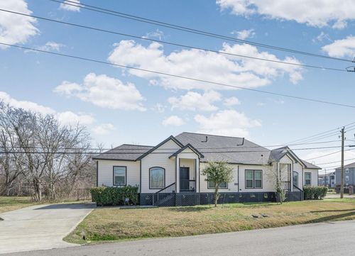 b-4801 Wenda St, Houston, TX, 77033-4126 | Card Image