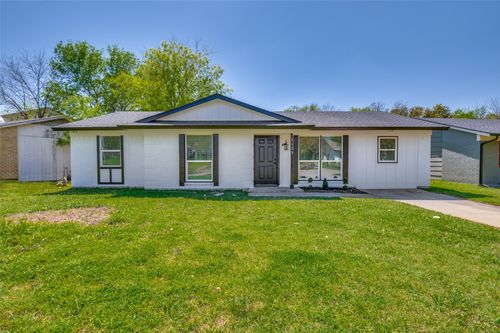 4625 Kyle Dr, Balch Springs, TX, 75180-4221 | Card Image