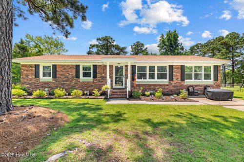 110 Vandergrift Dr, Jacksonville, NC, 28540-7828 | Card Image