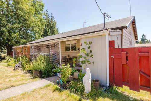 a-1135 Callahan Dr, Bremerton, WA, 98310-4631 | Card Image