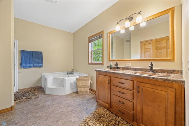 Priimary Bathroom | Image 25
