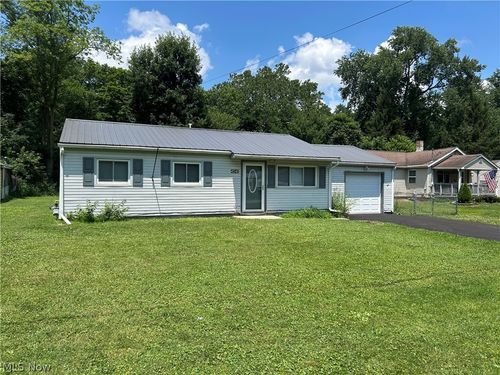 4540 Mahoning Dr, Newton Falls, OH, 44444-9755 | Card Image
