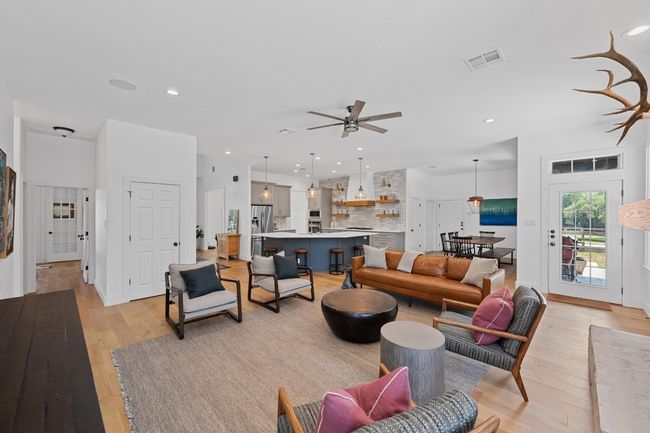 140 Vincas Shadow Ct, House other with 4 bedrooms, 4 bathrooms and 5 parking in Driftwood TX | Image 9