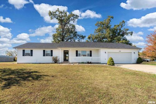 1304 Hazel St, Johnston City, IL, 62951-2046 | Card Image