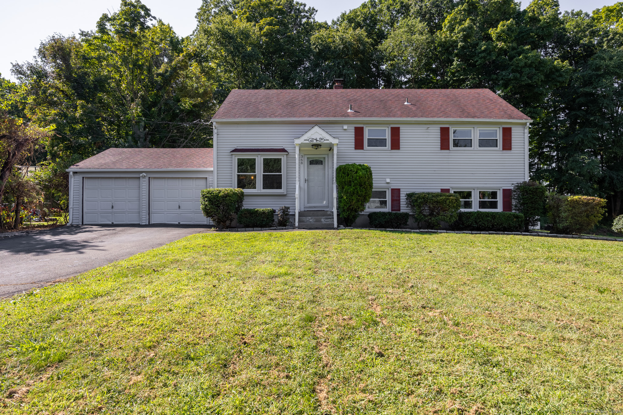 Howard Dr, Hamden, CT 06514