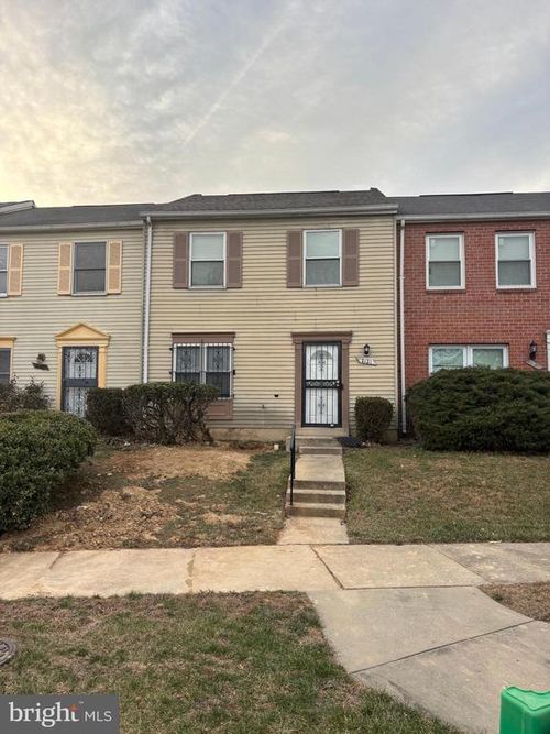 2121 N Anvil Ln, TEMPLE HILLS, MD, 20748-4200 | Card Image