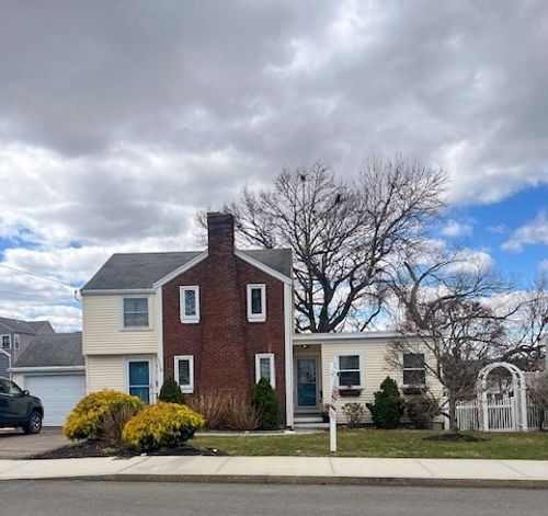 865 E Squantum St, Quincy, MA, 02171-1226 | Card Image