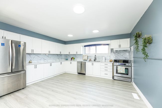 13 Thistle Down Blvd, Condo with 4 bedrooms, 3 bathrooms and 1 parking in Toronto ON | Image 10