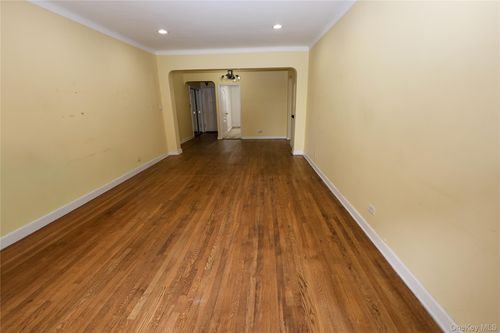 d17-9941 64th Ave, Rego Park, NY, 11374-2612 | Card Image