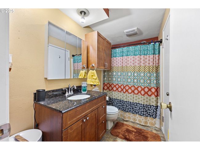 151 Treehill Loop, Condo with 2 bedrooms, 2 bathrooms and null parking in Eugene OR | Image 28