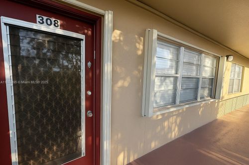 apt-308k-801 Sw 133rd Ter, Pembroke Pines, FL, 33027-6453 | Card Image