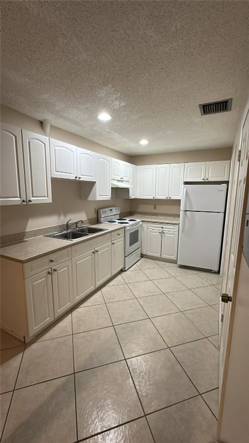 a-2004 S 10th St, Fort Pierce, FL, 34950-5339 | Card Image